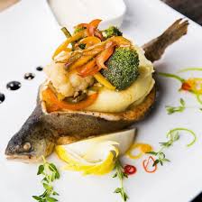 Форель с овощами (форель, баклажан, кабачки, грибы, полугорький перец, икра, картофель)